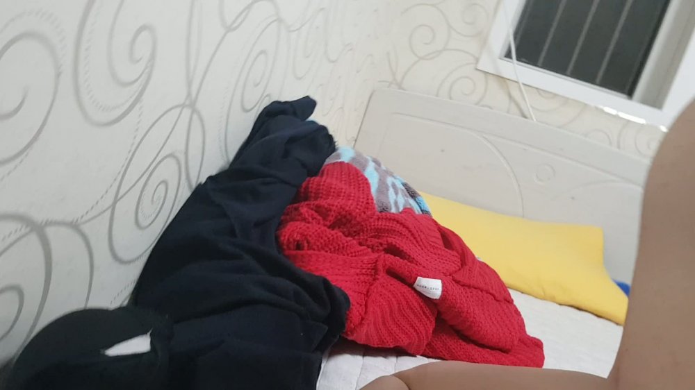 雲盤高質露臉洩密！ 小情侶出租房真實性愛自拍，無套中出內射