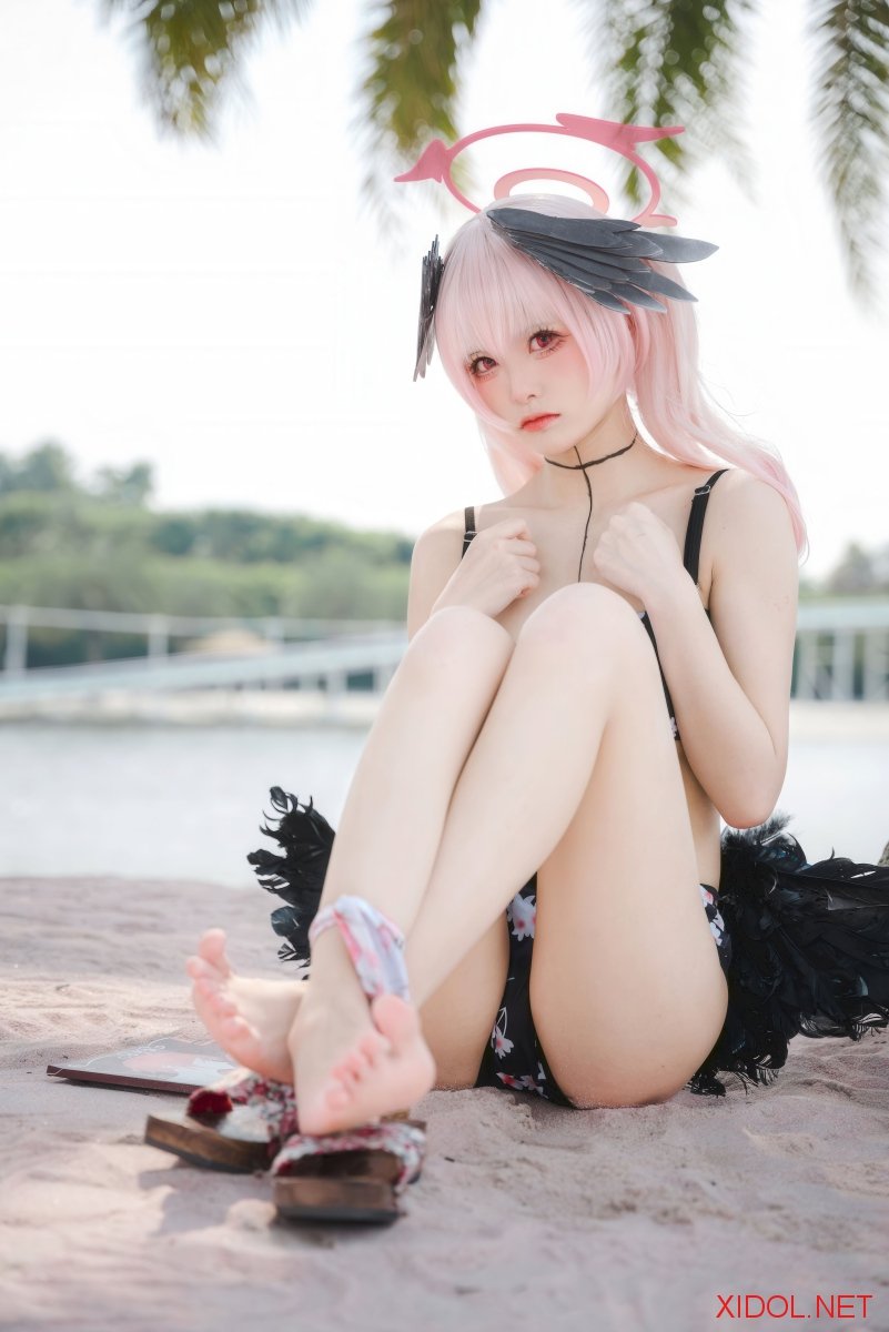 [Cosplay] 九柒喵 碧蓝航线 小春泳装 [27P-133MB]