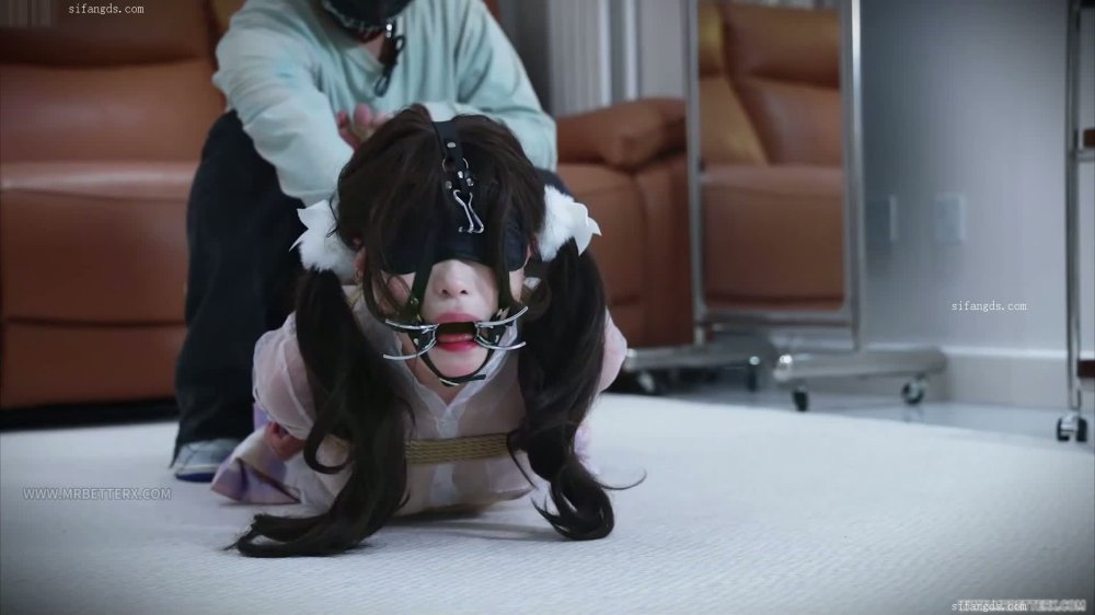 新品福利，女奴母狗訓練工作室貝特Better雙馬尾極品美少女花式調教強制足交