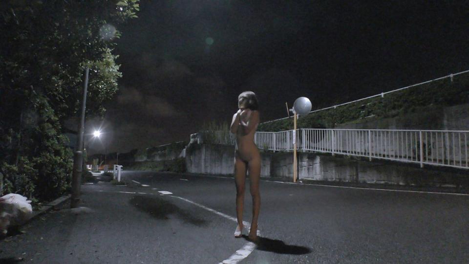 戶外的風騷少婦 [25P]