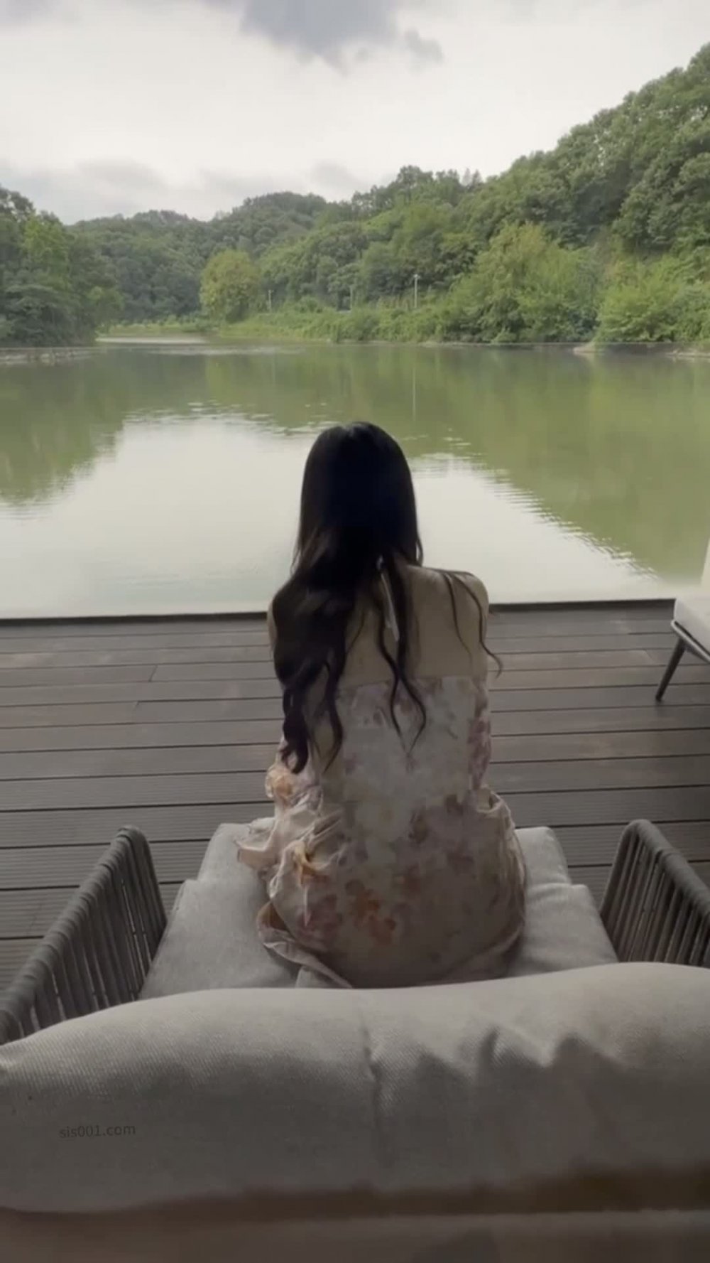 精品亂倫會噴水的親姐姐 - 獨家秘方喝下像鋼筋一樣硬 在陽臺操翻姐姐肛塞小穴 換上情趣裝連射兩炮