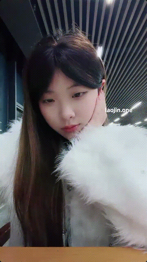 大三學生妹愛約炮，柚子，圖書館的廁所裡，和炮友來一發，不過癮，驅車前往酒店，這次乾爽了