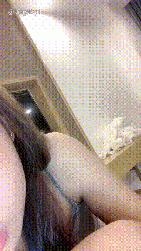 鍋包肉肉 萱萱愛吃肉腸 妹子被調教的真好~！男的全程拍攝要發給朋友看~！大尺度