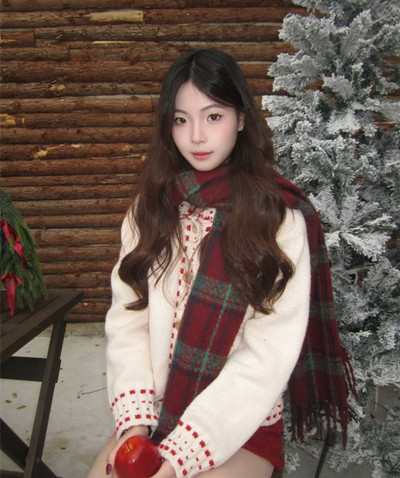 浙江貿易公司前臺武心苑被老闆潛規則❤️身著情趣女僕裝深喉舔棒翹臀後入 跪當母狗的場面極致刺激[MP4/202MB]