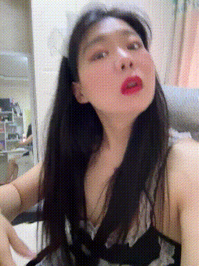 【洩密流出】微胖綠帽夫妻，自己動手B扣誘惑單男，老公綠帽視角拍攝還向單男彙報特地刮了毛