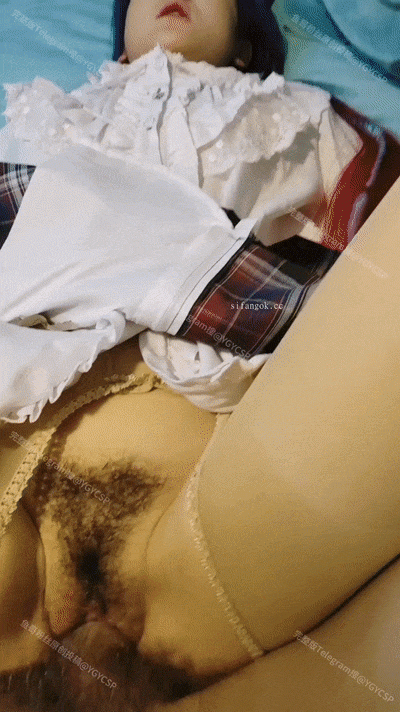 【重磅核彈】魚哥【泡妞約炮新系列】高顏值雙馬尾蘿莉，粉嫩的鮑魚，插進去妹子疼的不行[MP4/641MB]