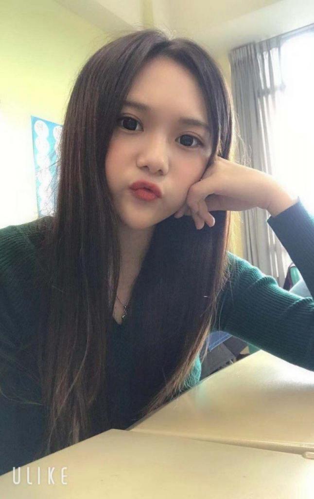 淫蕩的小妞 [22P]