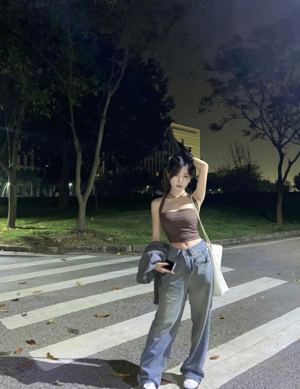 據說某領導包養金絲雀，顏值身材沒的說，你以為的女神私下其實是金主爸爸的精盆母狗，外表清純靚麗床上風騷