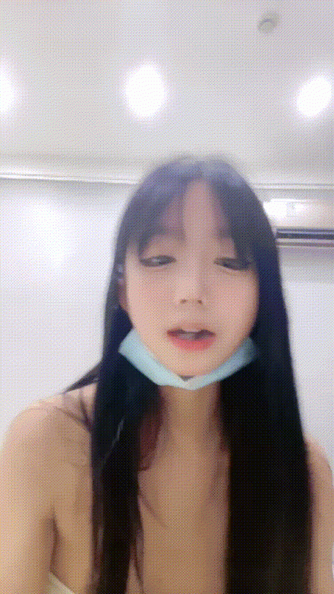 剛滿18耶 絕美臉蛋配魔鬼身材！ 玩得很開心！ 奶子剛發育！