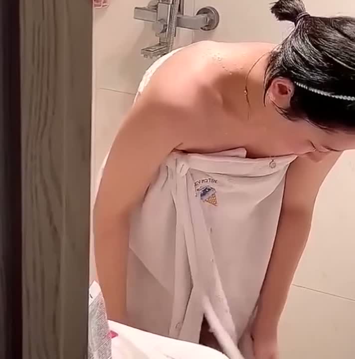 甘肅飯店老闆娘 馬豔艷 出軌視頻洩露 少婦情趣套裝加身偷情 露臉舔屌玩足交無套被操