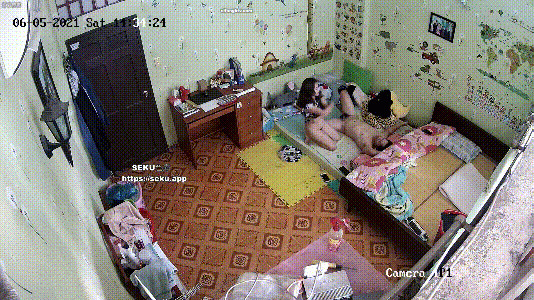 《居家攝像頭破解》性慾旺盛的美少婦不停的要老公交公糧大叔快要被榨乾了