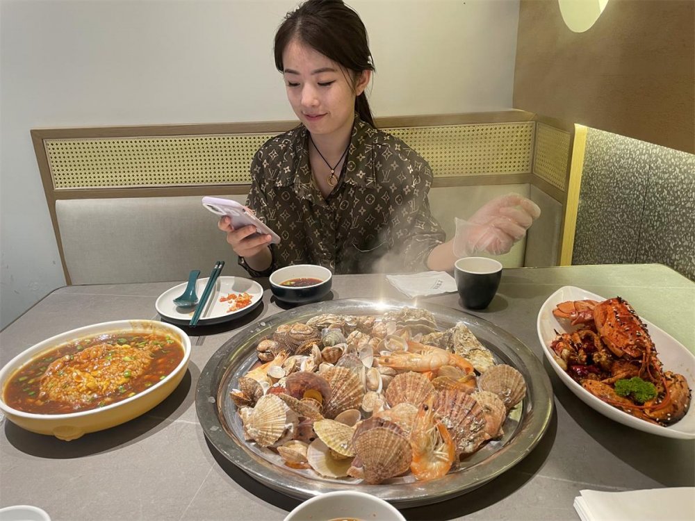 雲端洩密山東省淄博市臨淄區金山鎮愛吃精顏射的騷逼少婦徐瑤