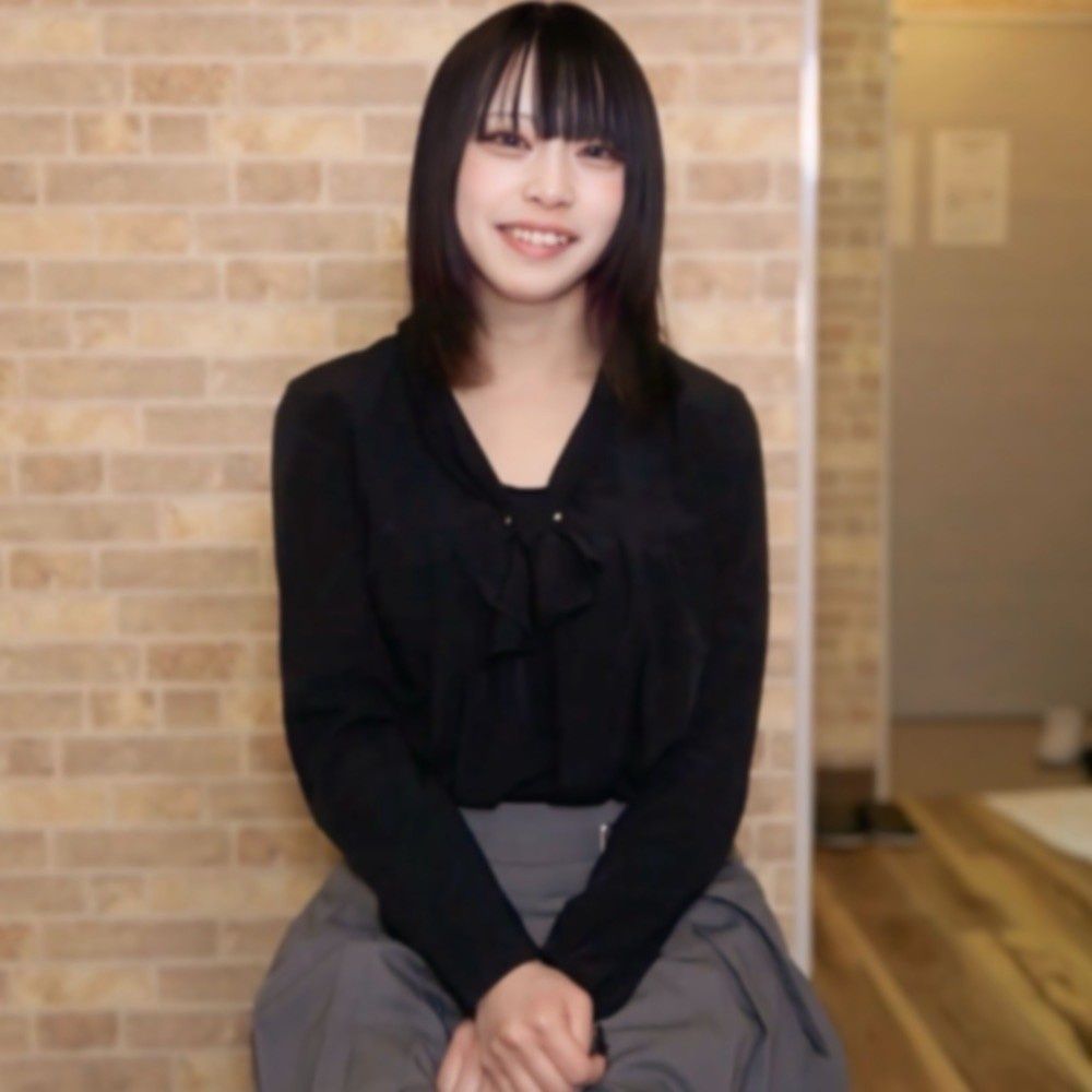 FC2-PPV-4869346 話してみると笑顔が淒 【高清無碼】