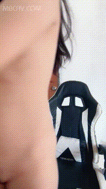 家庭條件不太好的清純鄉下樸實小妹，笑起來甜美可愛，被男友無套射了壹肚皮