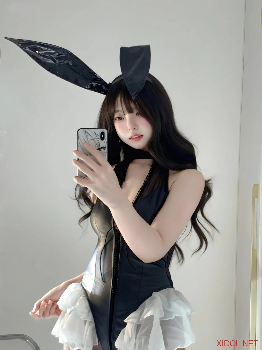 [Cosplay] 真宝 – 黑丝兔兔