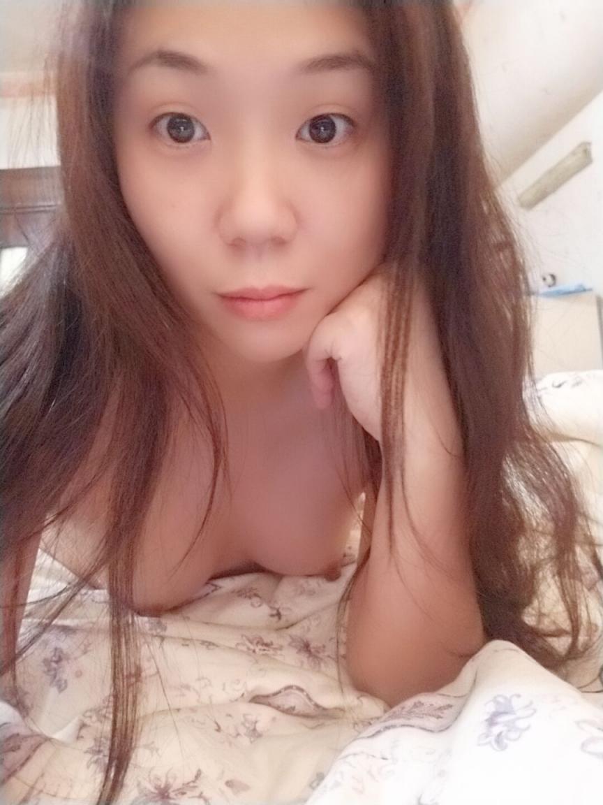 漂亮的風騷少婦[20P]