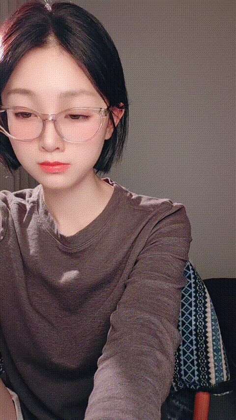 頂級反差 乖乖女【夏嫣】細皮嫩肉短髮學妹 美體美足 大屁股 全身雪白細嫩肌膚 跳彈自慰 大雞巴猛操2