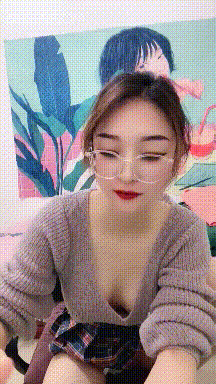 如狼似虎當打之年眼鏡禦姐輕熟婦，壹臉風臊饑渴難耐，笑起來眼角有皺紋，壹般人餵不飽