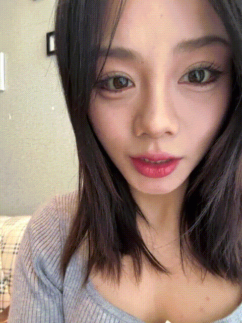 大膽禦姐，反差騷母狗Asia-GoodLuck極限露出，老地方肉絲開襠臉穴同框自慰出水，還要注意旁邊人好刺激