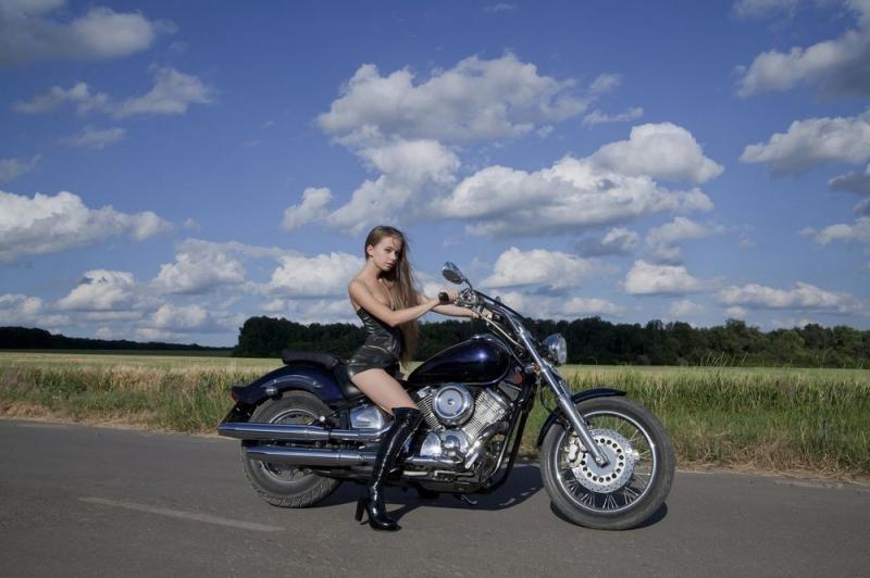 曠野摩托女生&nbsp; Milena&nbsp; [20P]