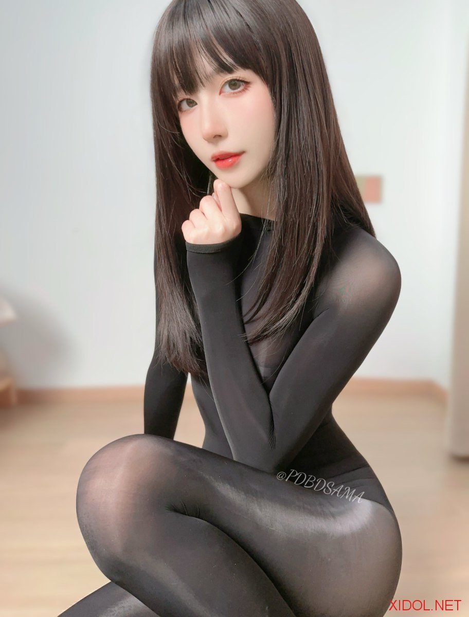 [Cosplay] 布丁大法 – 2026年04月 连体衣真空 [26P3V-221MB]