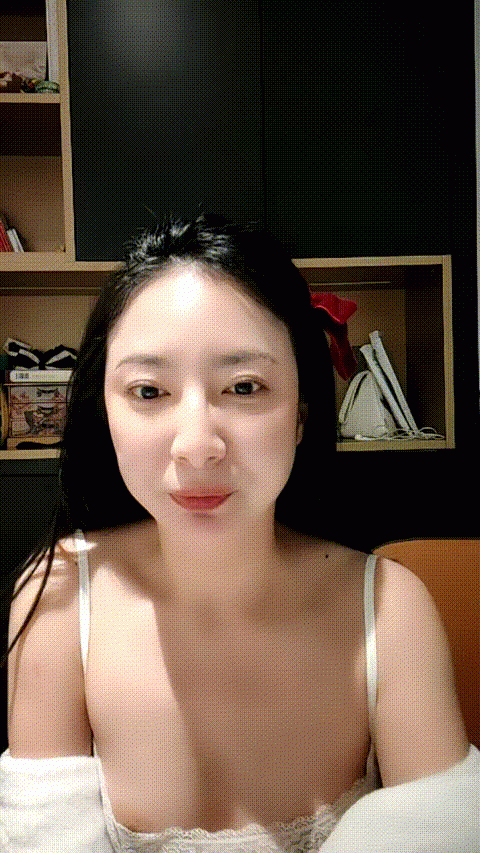 杭州30歲美豔少婦 騷到炸裂 道具自慰 一直插穴一直噴水4