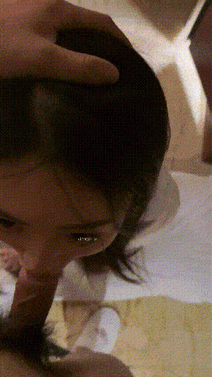 拜金露臉反差女大學生酒店約炮金主，剃光陰毛幹起來才爽，啪啪啪阿黑顏伸舌頭