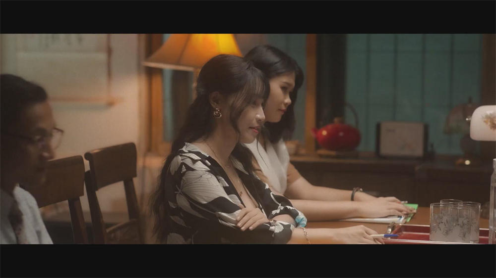 風情萬種的豐滿少婦 改編自以前的著名有聲小說【少婦白潔】主演蘇暢和艾熙