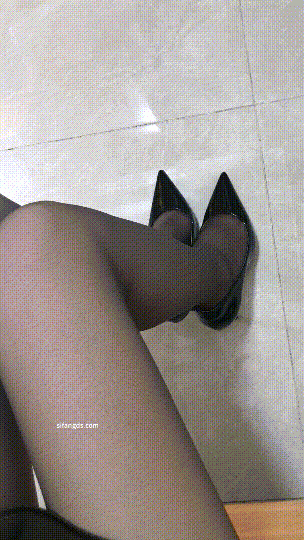 高顏值極品白膚熟女【奶思鴨】美乳長腿~特寫粉紅騷逼~瘋狂自慰愛液泛濫~擼點極高（9V）[MP4/1550MB]