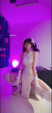 極品嫩妹舞啪福利姬【貝璃珞】最新露臉作品，旗袍的舞蹈誘惑，忍不住就射出來吧