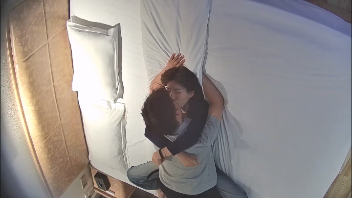 2026-4-11酒店偷拍 氣質甜美女友惹得男友一場接一場還欲求不滿