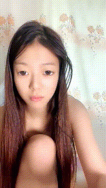 初代純愛戰士露臉跟小哥激情啪啪，口交大雞巴讓小哥親著小嘴揉著騷奶子道具抽插騷逼冒白漿，大雞巴各種爆草