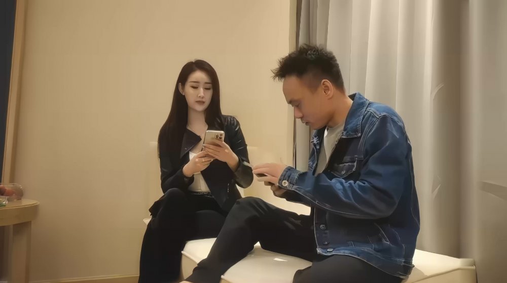 【AI增強】步賓探花經典作之黑色皮衣妹無日期僅一場高顏妹子神似張碧晨空姐制服換上挺誘人聽譯字幕