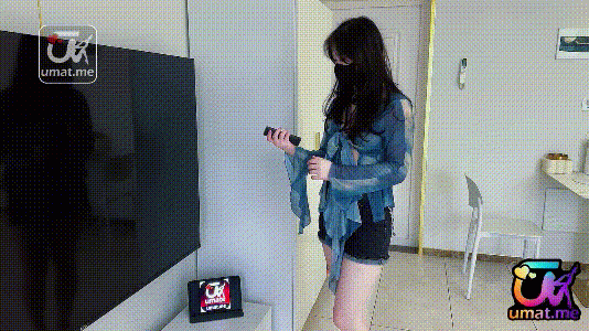 合租性事 舔食美女室友濕嫩美穴 白皙的肌膚 無套爆操抽插女神 鮮濃的精液在裂縫中溢出 羞恥又淫蕩