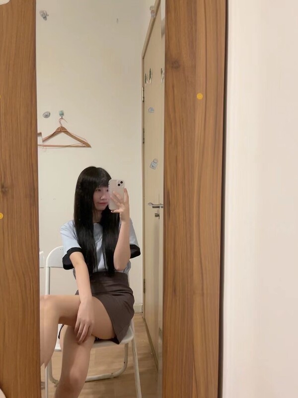 蘋果原相機雲端洩密】成都短發小姐姐【趙星瑤】露臉性愛自拍，阿黑顏小母狗，敏感型