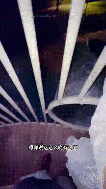 海角兄妹亂倫『意淫自己妹妹』和妹妹逛街路過小公園 色心四起 跟妹妹公園裡野戰，一頓瘋狂輸出 驚心動魄的夜晚