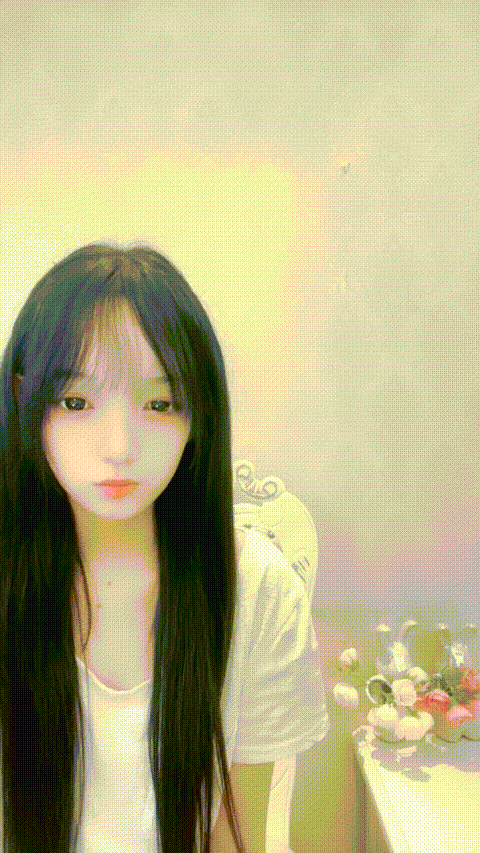 鬼鬼啊_ 超級清純18歲漂亮美眉fc2ppv端莊高挑的身材白皙光滑q彈的皮膚圓臉大方漂亮美眉靦腆 - 白皙的皮膚誘人的大白兔