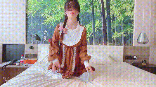 清純鄰家美少女『小貓』花季少女的淫亂治療 無良醫生誘騙小蘿莉內射，如玉的身材嗲聲嗲氣的淫叫 小反差婊一個