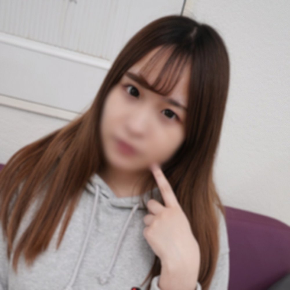 新FC2PPV 4702442 小美女剛和男友分手，身體很饑渴
