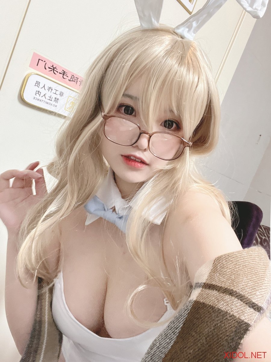 [Cosplay] 阿半今天很开心 蔚蓝档案 室笠茜 兔女郎 [47P7V-348MB]