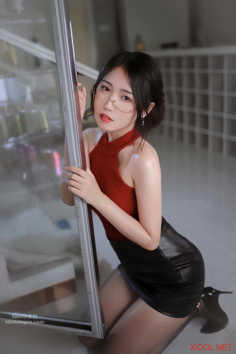 [Cosplay] 不呆猫 红毛衣 知性姐姐 [42P-407MB]