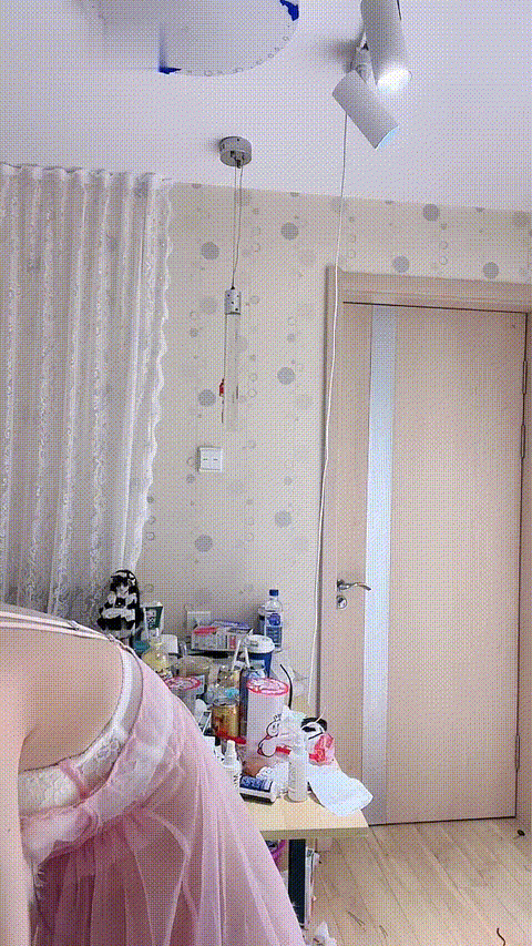 05洛麗塔_逼臉同框~無毛白虎妹~臉點同框~~玩奶子摳逼特寫展示