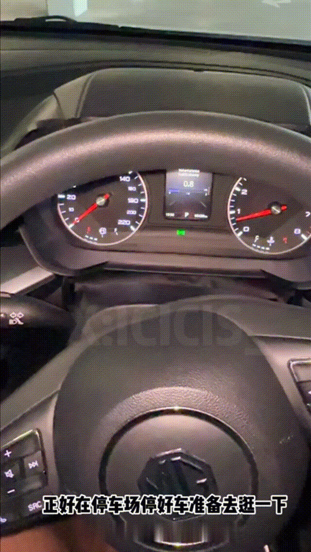 銷售篇定製視頻？ 停車場遇到了欣欣子推銷內衣 試穿 試著試著就把她推到了 車震內射 口爆自慰