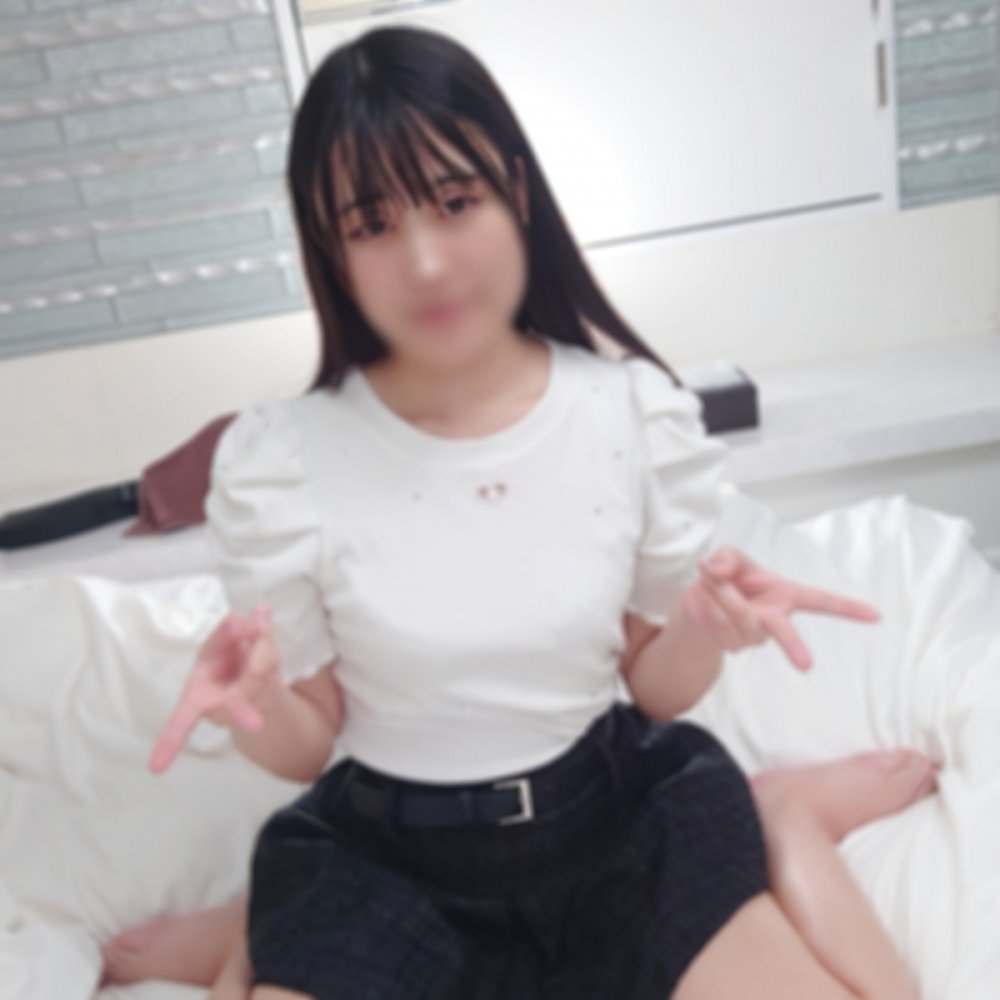 新FC2PPV 4704532 純真的20歲少女進行親密愛撫的性愛