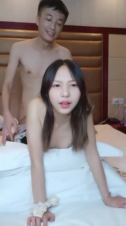 約清純甜美小姐姐約了個嫩妹釋放下慾望