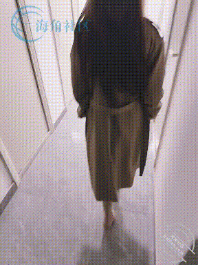 【海角】兩部集合！ 美腿嫂子小騷貨，趁裝修工裝修時打炮，地庫打炮滋了一地水，忍不住叫 站不穩