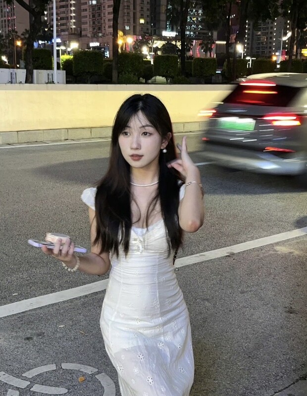雲端洩密】深圳顏值乖巧姐姐【梁晨靜】生活照高不可攀女神，私下極度反差