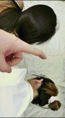妻女共侍一夫 人生贏家母女花同床共枕！ 露臉極品顏值超頂身材！ 玩的開放的開 才能徹底的舒服 極度淫騷