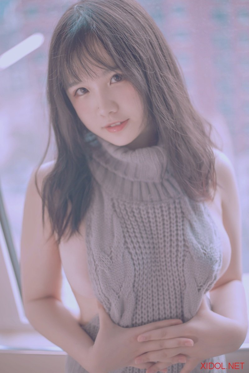 [Cosplay] 阿半今天很开心 露背毛衣 [28P-157MB]