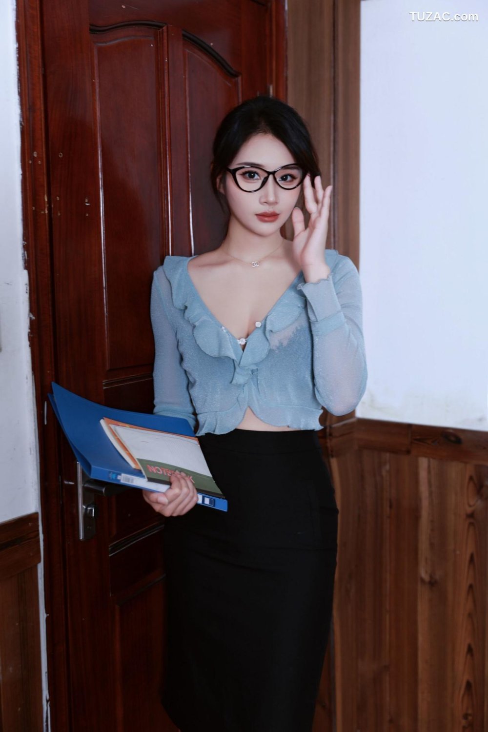 XR-Uncensored-南喬-女教師-XiuRen秀人網-10585-內購私拍-2025.07.25[115P]